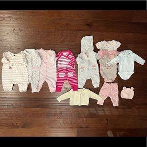 14 Baby Girl outfit pieces 0-3 months bundle